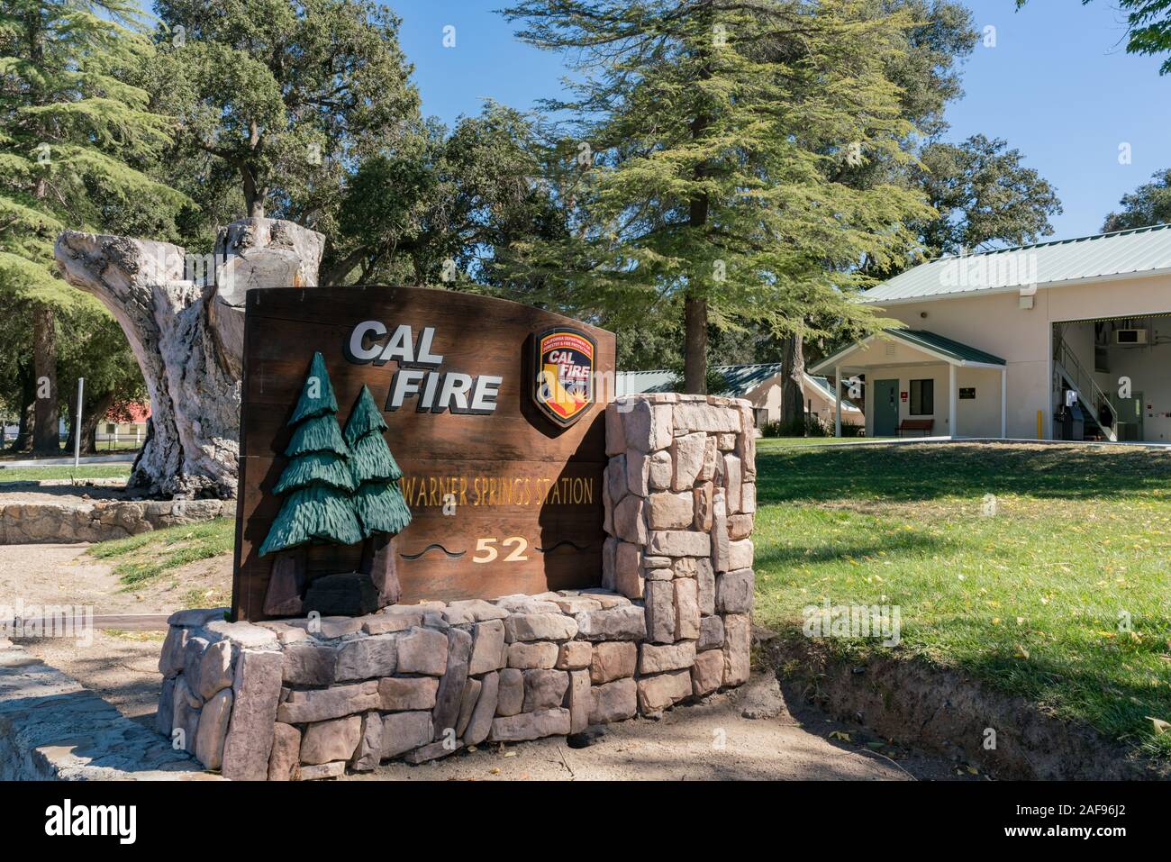 Warner Springs, 22.Oktober: Zeichen der CAL FIRE Warner Springs Feuerwache am 22.Oktober 2017 bei Warner Springs, Kalifornien Stockfoto