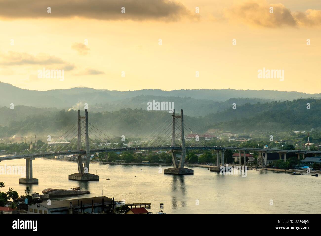 Merah Putih Kabelbrücke waren, Ambon, Molukken, Indonesien Stockfoto