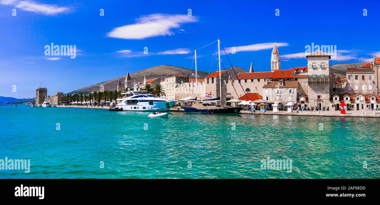Schöne Altstadt von Trogir, Panoramaaussicht, Dalmtia, Kroatien. Stockfoto
