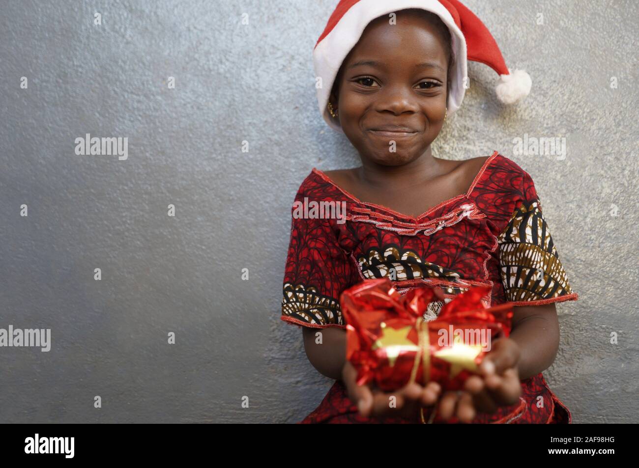Weihnachten Close Up Portrait von afrikanischen schwarzen Mädchen immer vorhanden Stockfoto