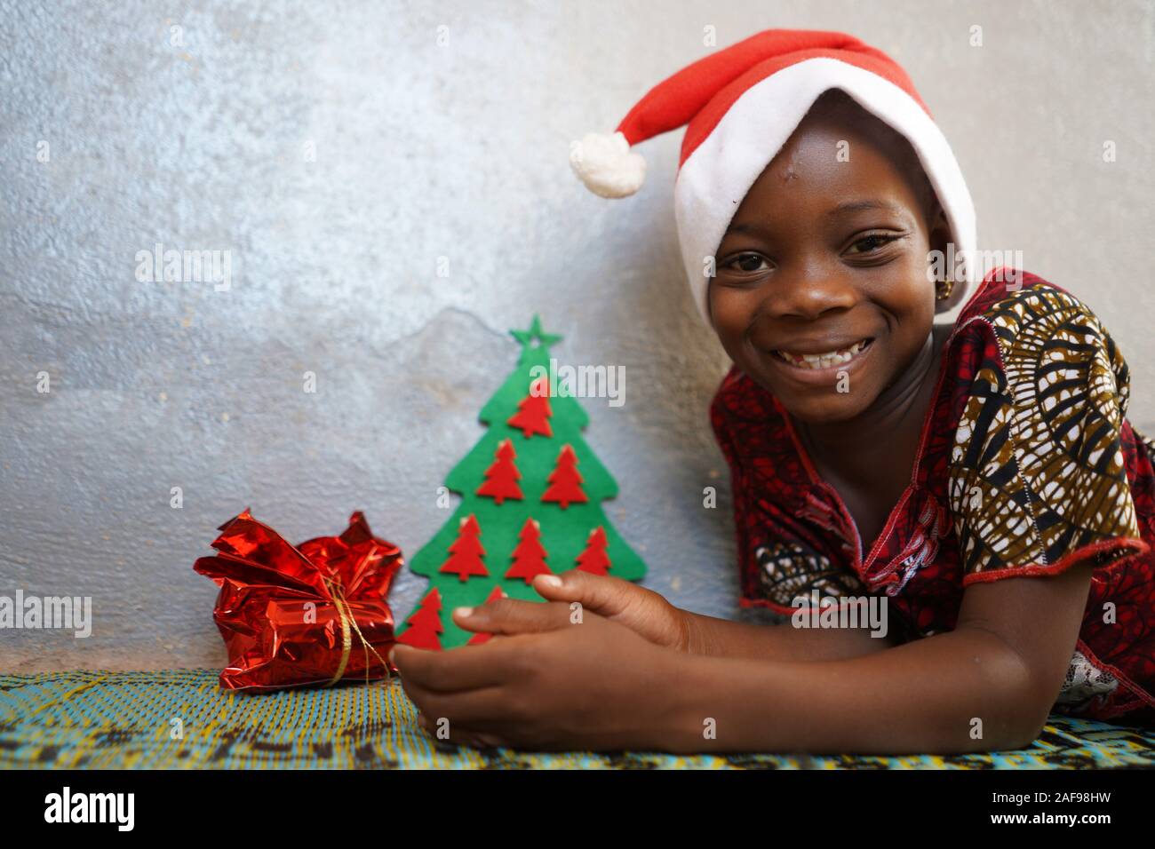 Weihnachten Nahaufnahme von afrikanischen Kindes feiern Feiertage Stockfoto