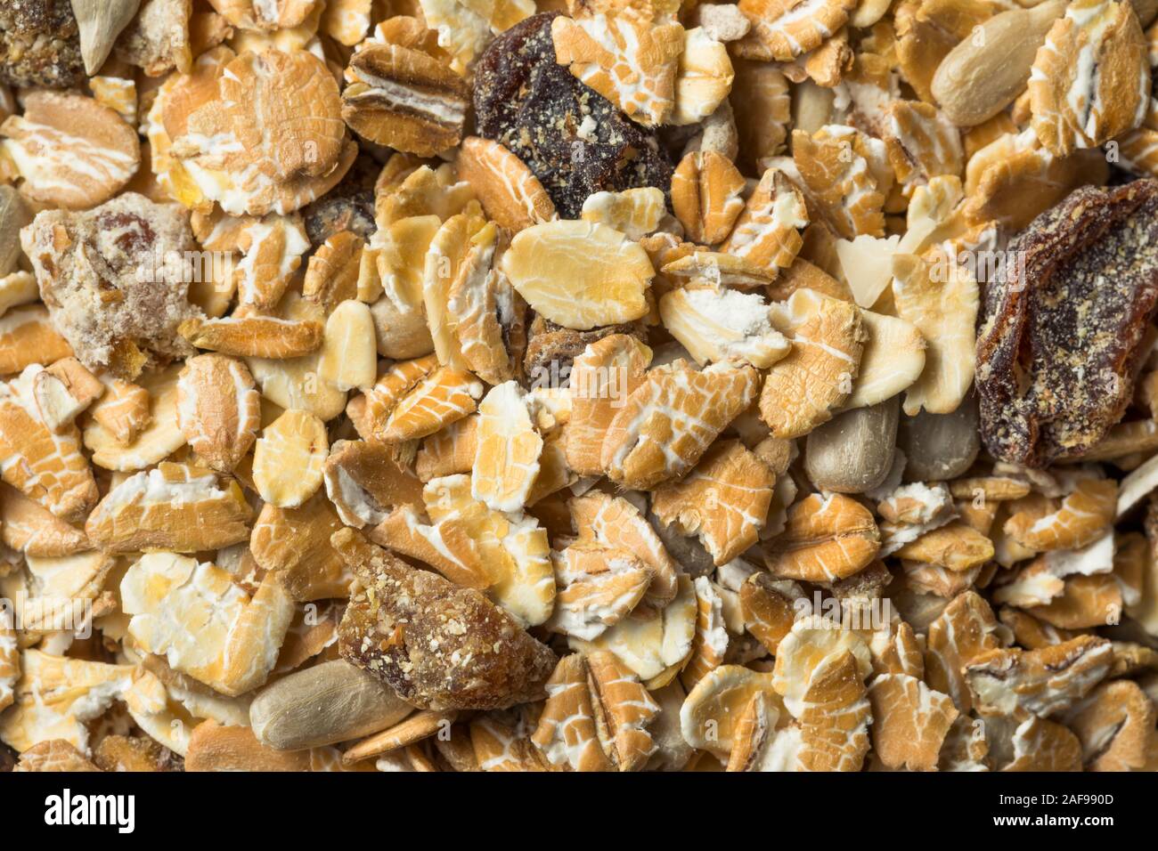 Hausgemachte trockene Hafer Müsli mit Mandeln und Rosinen Stockfoto