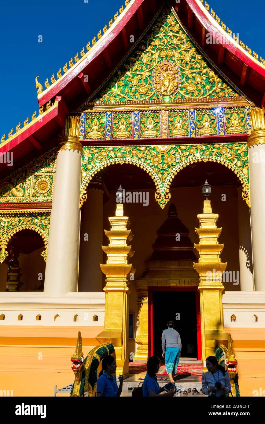 Vorderansicht des Wat Ong Teu, Vientiane, Laos. Stockfoto