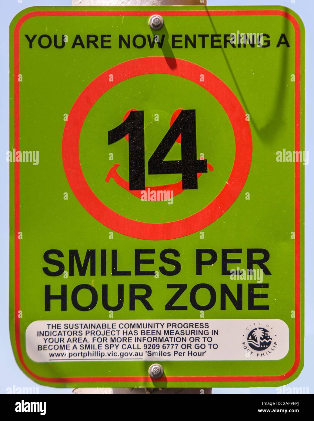 Melbourne, Australien - 17. November 2009: Grüne und rote Ampel bei der Bekanntgabe der Rate des Lächelns pro Stunde in einer bestimmten Zone in der Stadt Port Philip. Stockfoto
