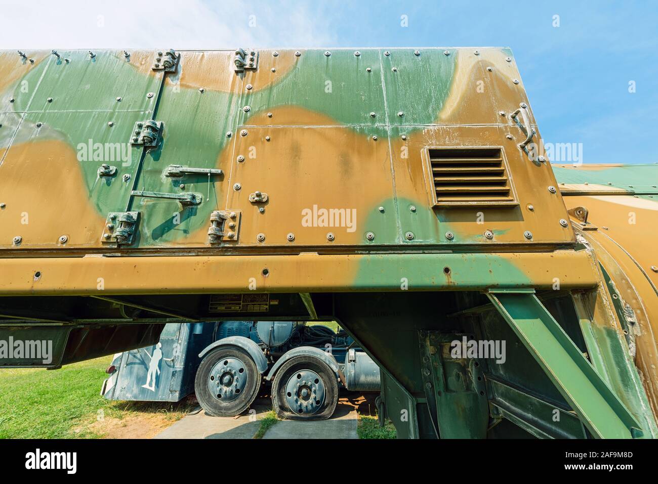 Alte getarnte Militärtransporter Fahrzeug Stockfoto