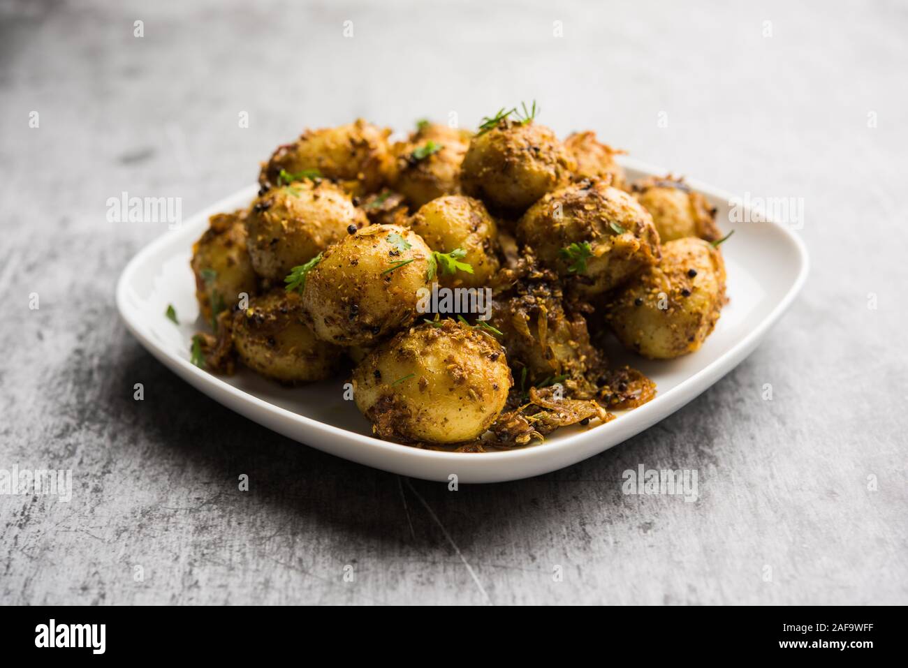 Jeera Aloo - Kartoffeln mit Kreuzkümmel Samen und Gewürze. Beliebte ...