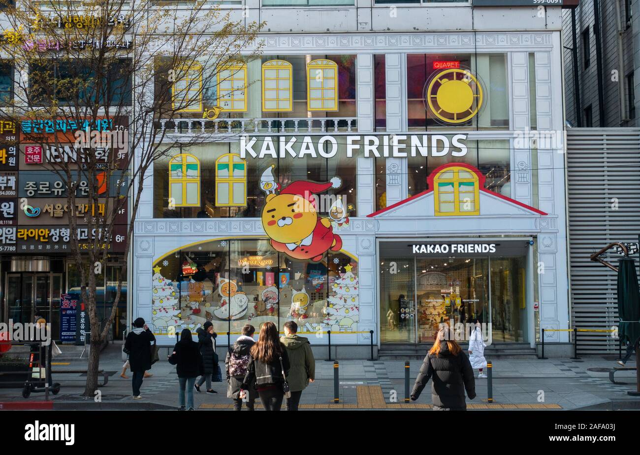 Seoul, Südkorea - November 2019 - Kakao Freunde speichern Stockfoto