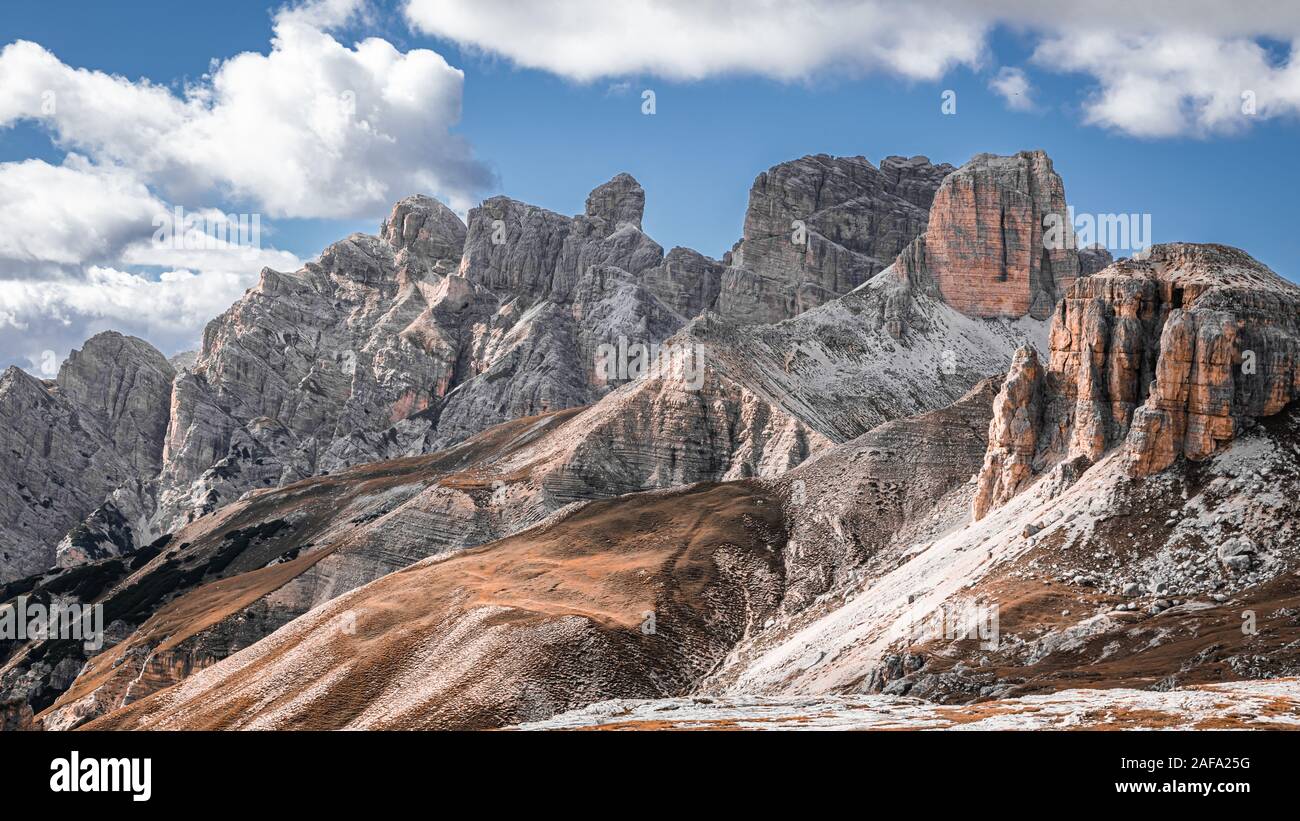 Atemberaubende Aussicht auf Torre dei Scarperi in Dolomiten, Italien Stockfoto