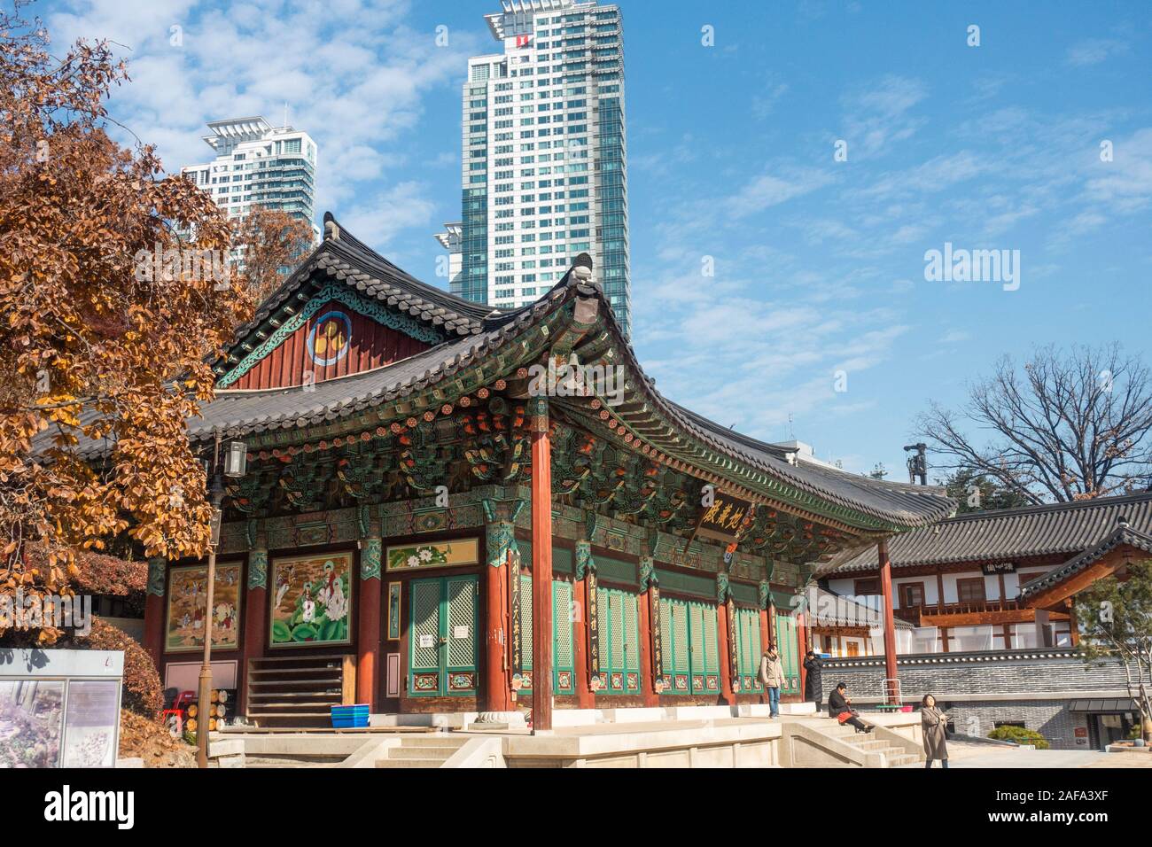 Seoul, Südkorea. November 30th, 2019: Bongeunsa Tempel, einem tausend Jahre alten Tempel Anlage mitten in der Gangnam. Stockfoto