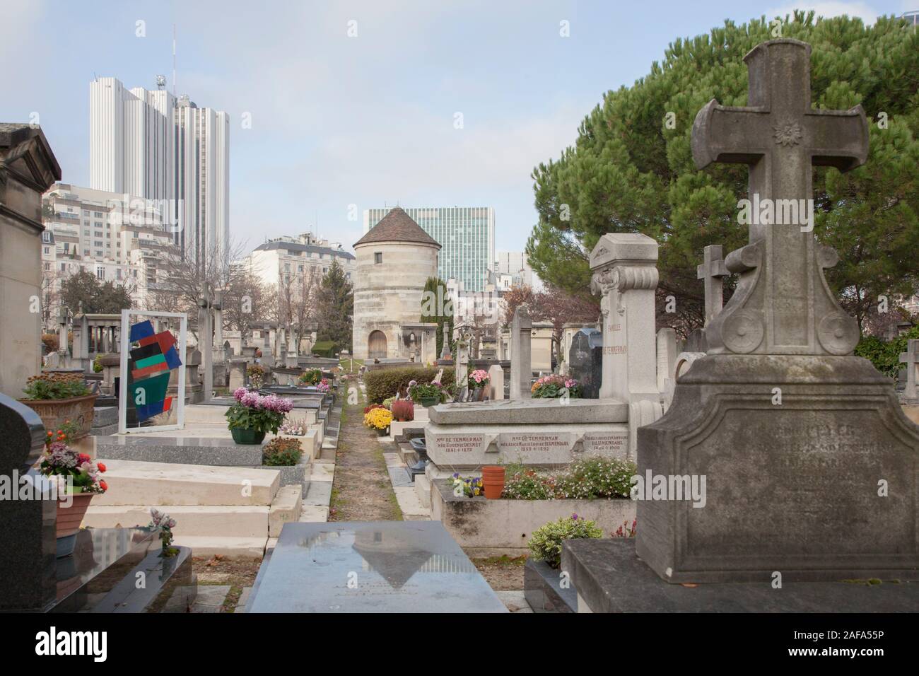 Friedhof Montparnasse ist der zweitgrößte Friedhof in Paris. Stockfoto