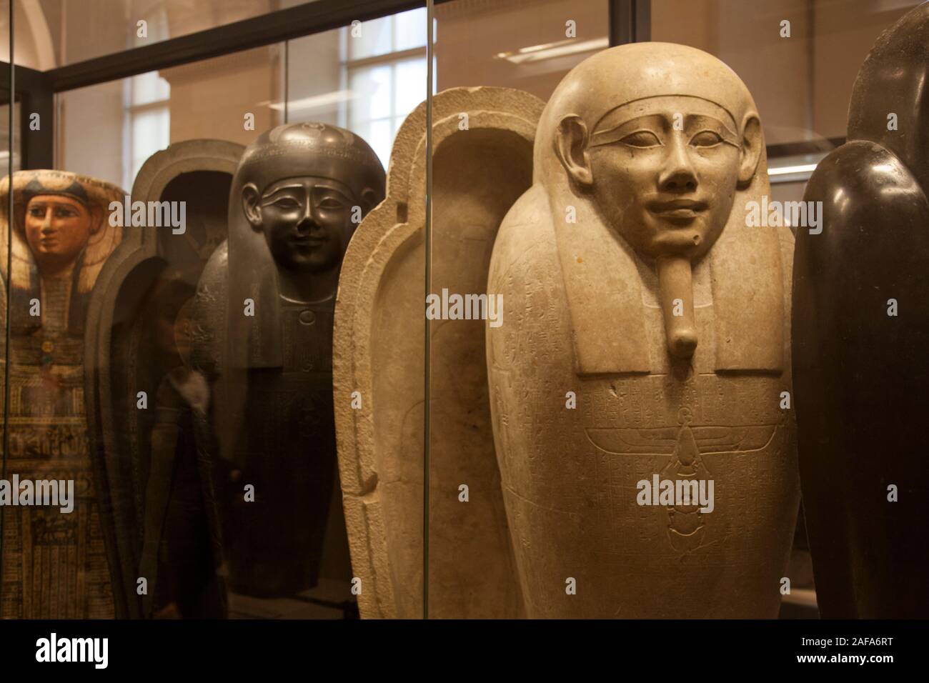 Ägyptischen Sarkophagen im Louvre, Paris Stockfoto