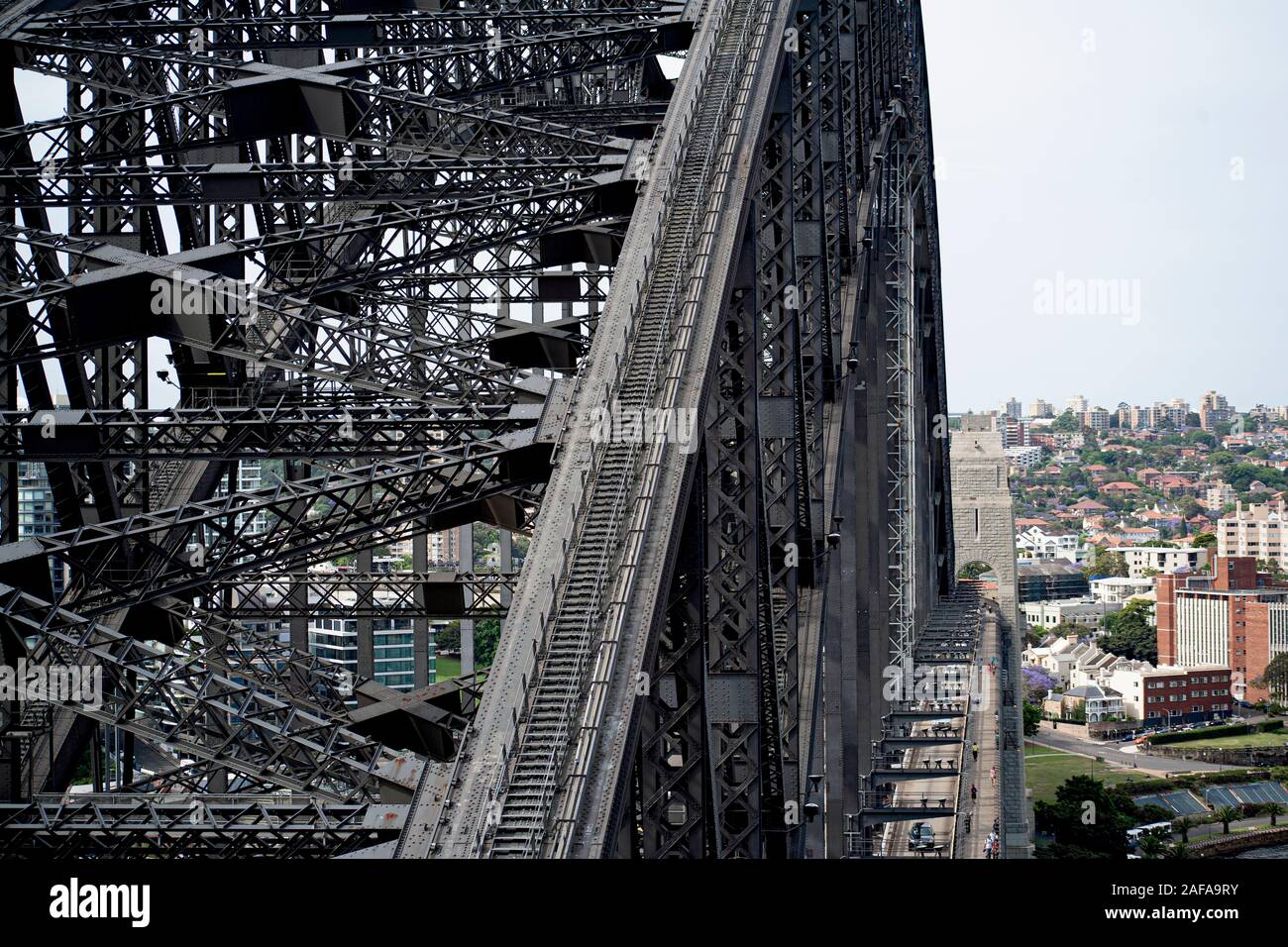 Die massiven Stahlträger, die den Bogen von der Sydney Harbour Bridge, Formular Stockfoto