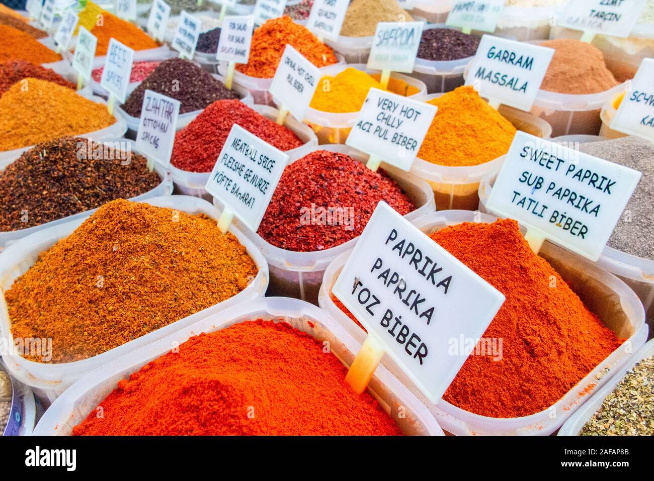 Gewürze für den Verkauf in den türkischen Markt Stockfoto