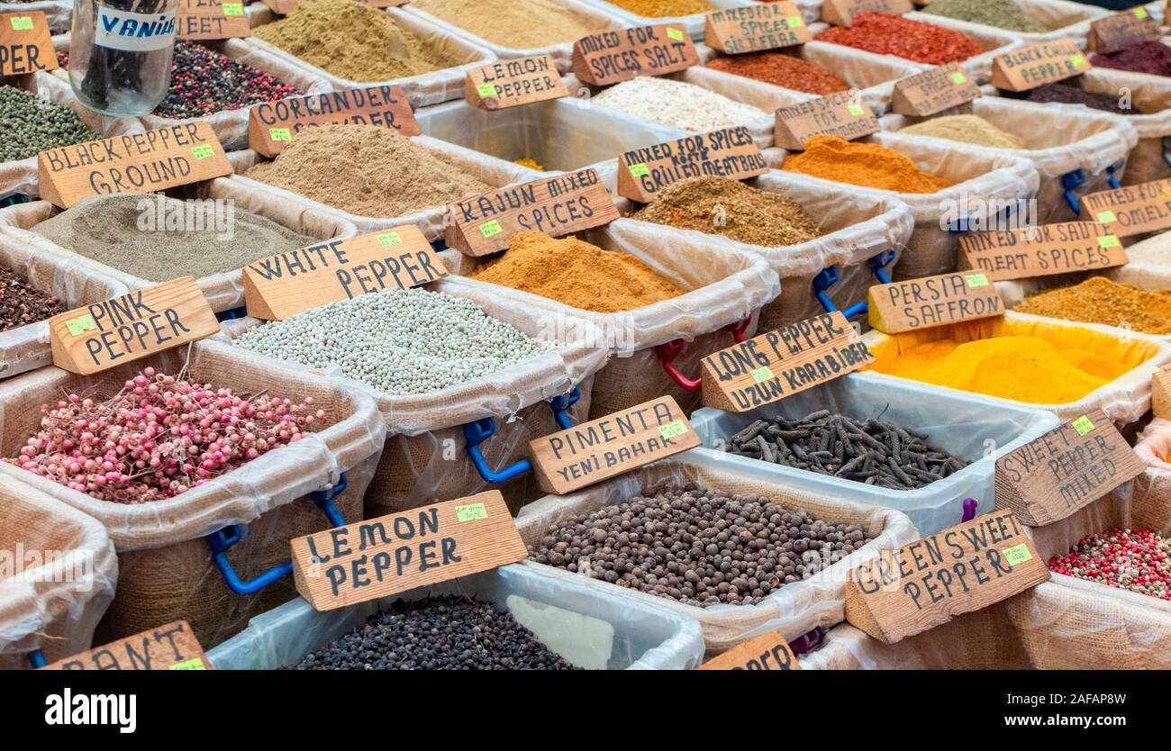 Gewürze für den Verkauf in den türkischen Markt Stockfoto