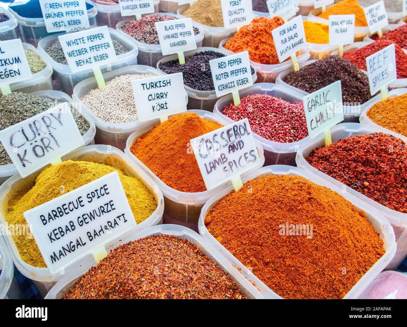Gewürze für den Verkauf in den türkischen Markt Stockfoto