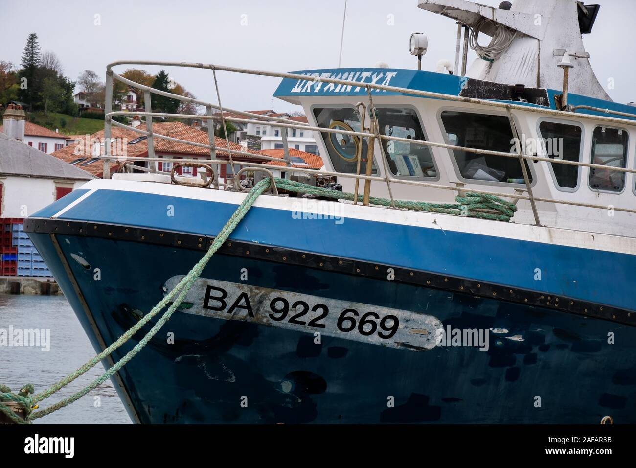Trawler, Saint-Jean-de-Luz Fischerhafen, Pyrénées-Atlantiques, Frankreich Stockfoto