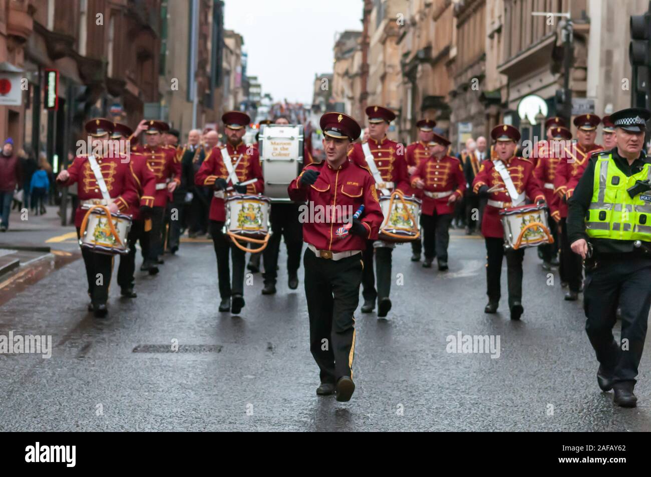 Glasgow, Schottland, Großbritannien. 14 Dez, 2019. Band Mitglieder im The Apprentice Boys von Derry schottischen Amalgamated Ausschuss jährliche Schließung der Tore eine Parade durch die Straßen der Stadt zum Kelvingrove Park am Cathedral Square. Credit: Skully/Alamy leben Nachrichten Stockfoto