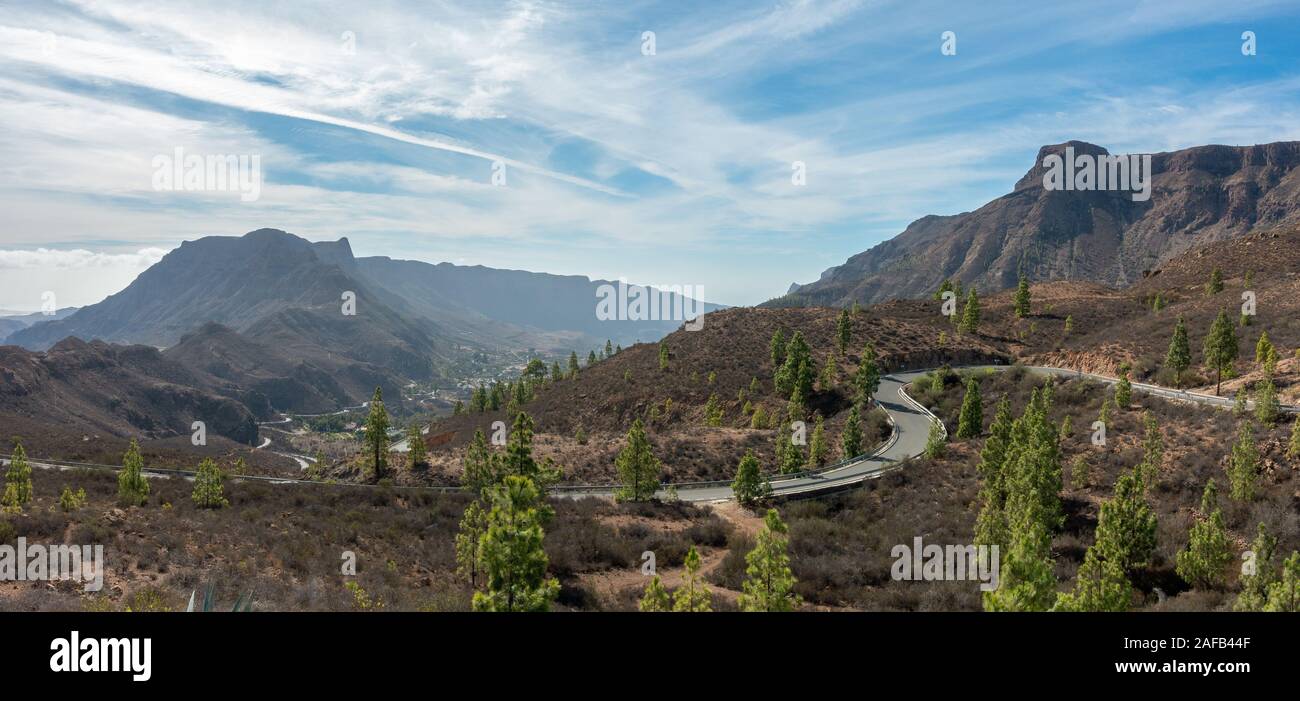 Gran Canaria vom Mirador de Fataga (GC-60), ein Paradies für Radfahrer der schönen glatten Asphaltstraßen in atemberaubender Landschaft, Spanien Stockfoto