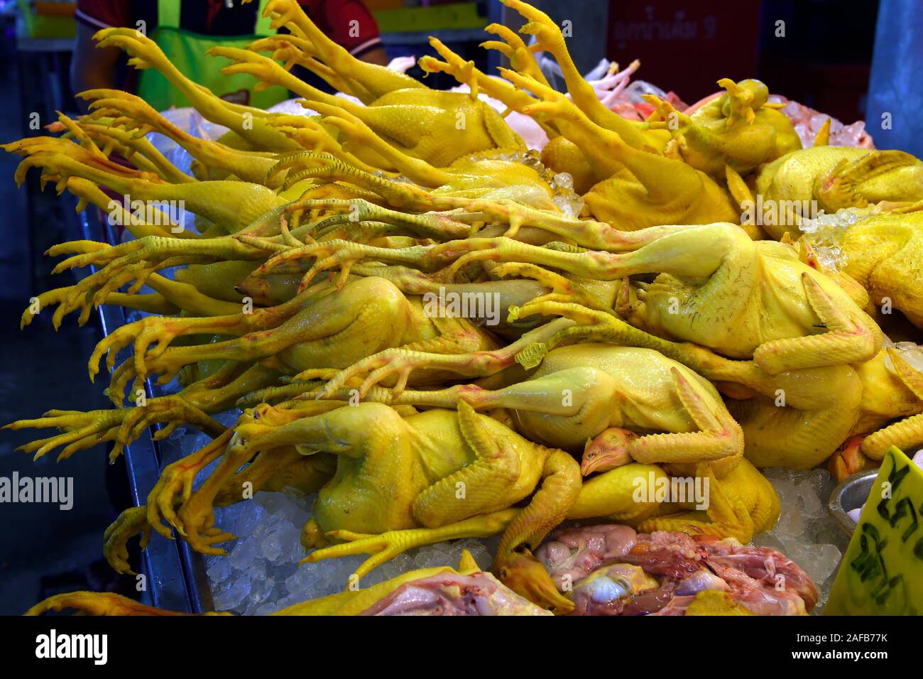 Frische Hühner mit dem Banzaan frische Markt, Patong Beach, Phuket, Thailand Stockfoto