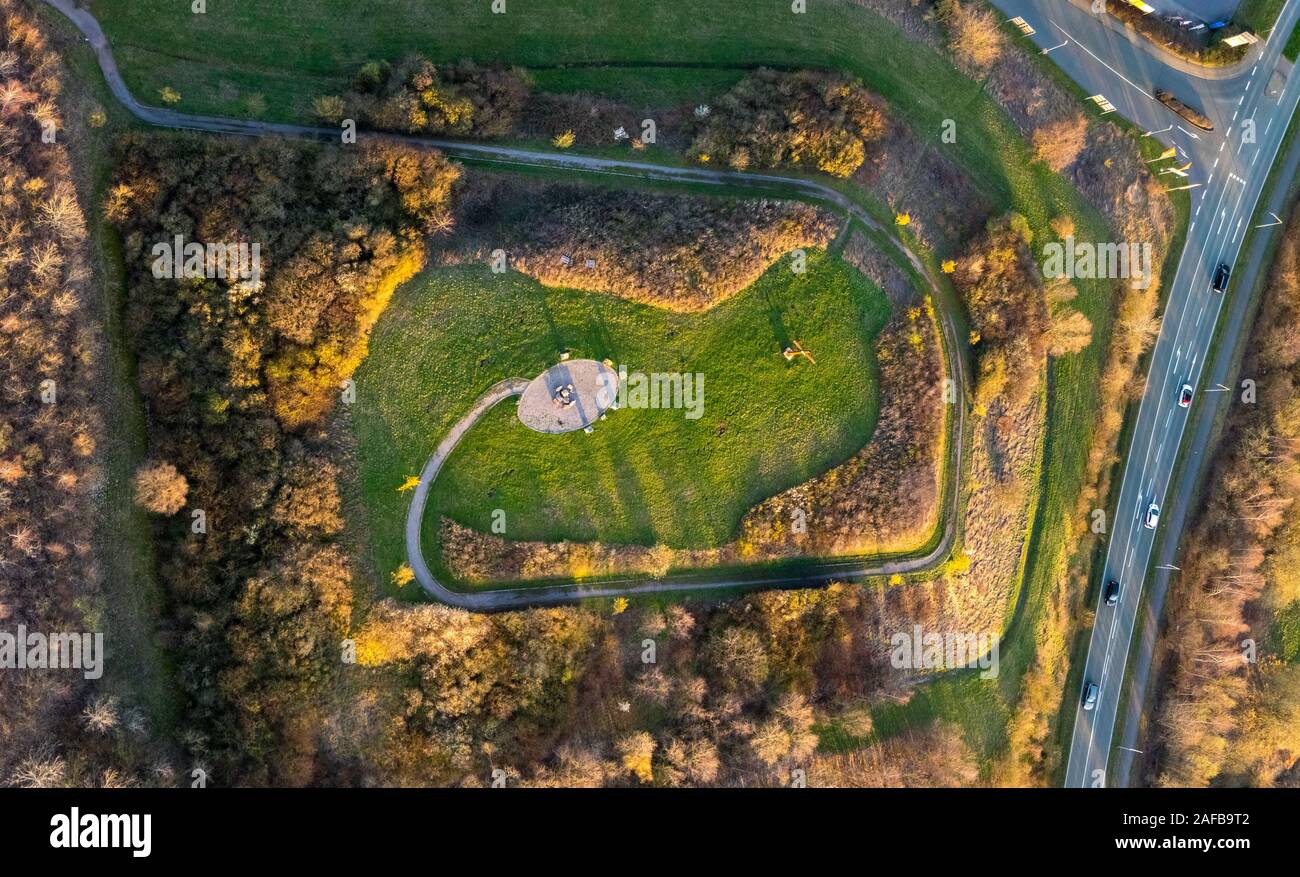 Luftbild, panorama Slagheap mit dem Stahl Sächsische Kreuz von Paul Reding Bergehalde, Bauschutt heap Heessen, in der Nähe von OBI-markt Hamm, Hamm, Ruhr ein Stockfoto