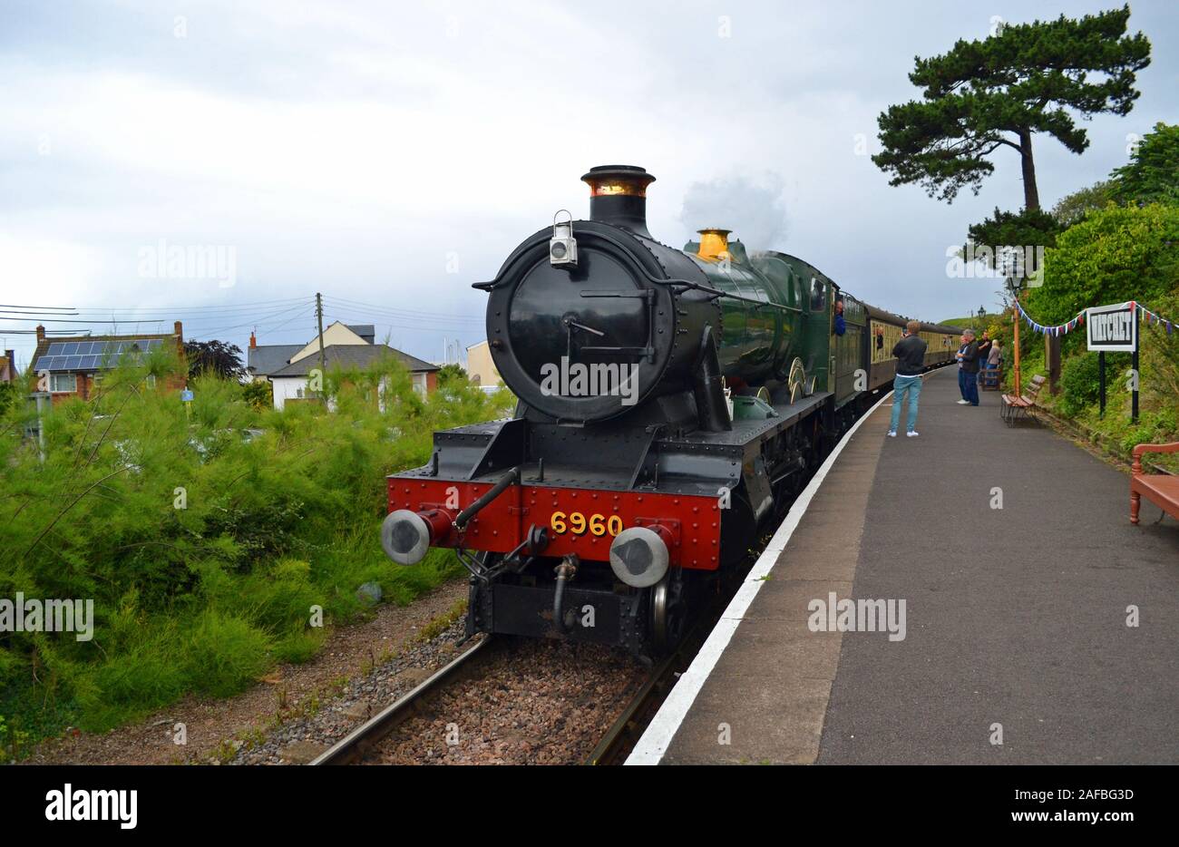 Dampfzug in Watchet Bahnhof an der West Somerset Railway, Somerset, Großbritannien Stockfoto