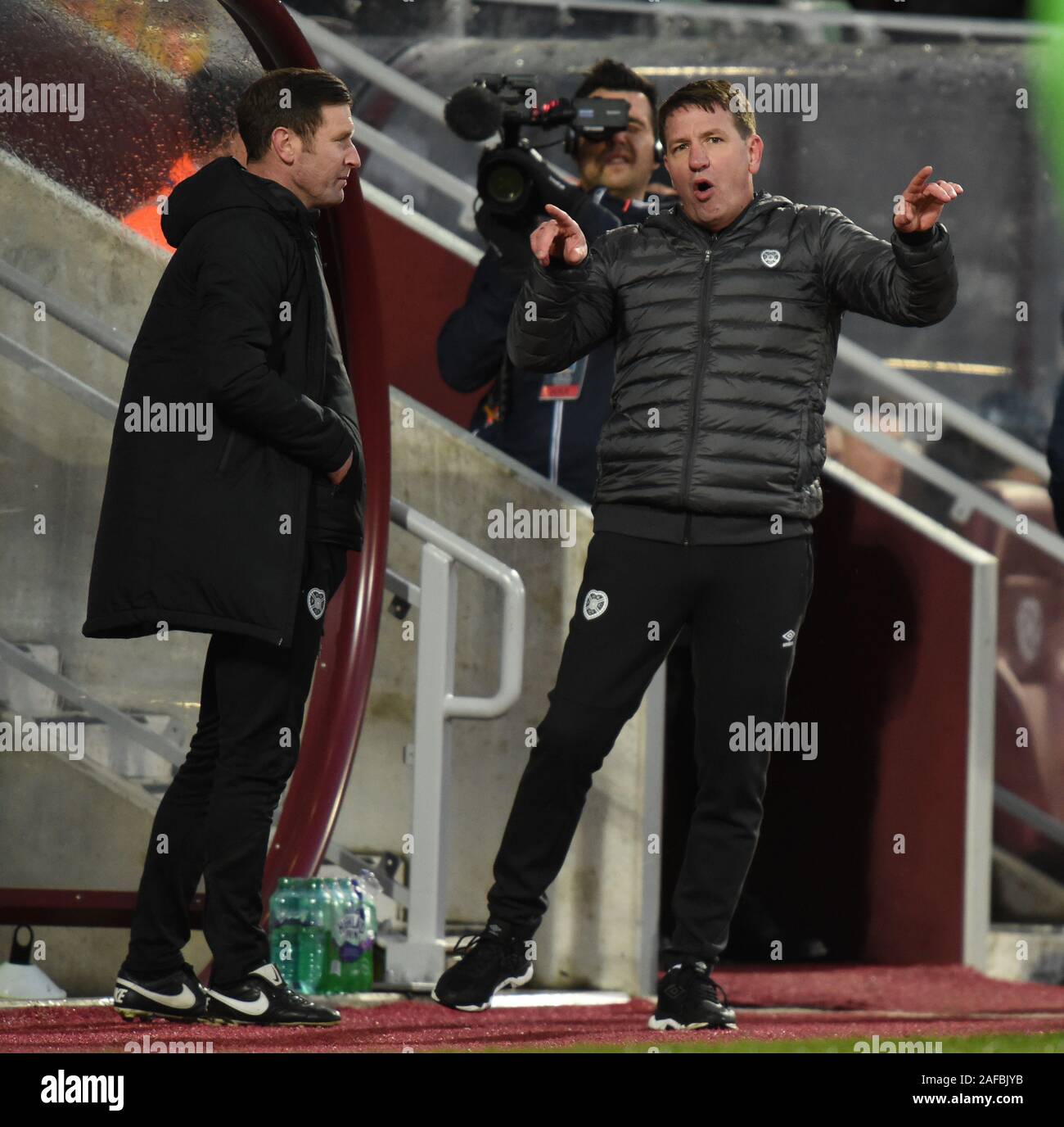 Edinburgh, Großbritannien. 14 Dez, 2019. Herzen 0 vs St Johnstone 1 Schottische Premier League Match Herzen St Johnstone Herzen neue Manager Daniel Stendel und sein Assistent Andy Kirk während home Niederlage zu St Johnstone. Quelle: Eric mccowat/Alamy leben Nachrichten Stockfoto