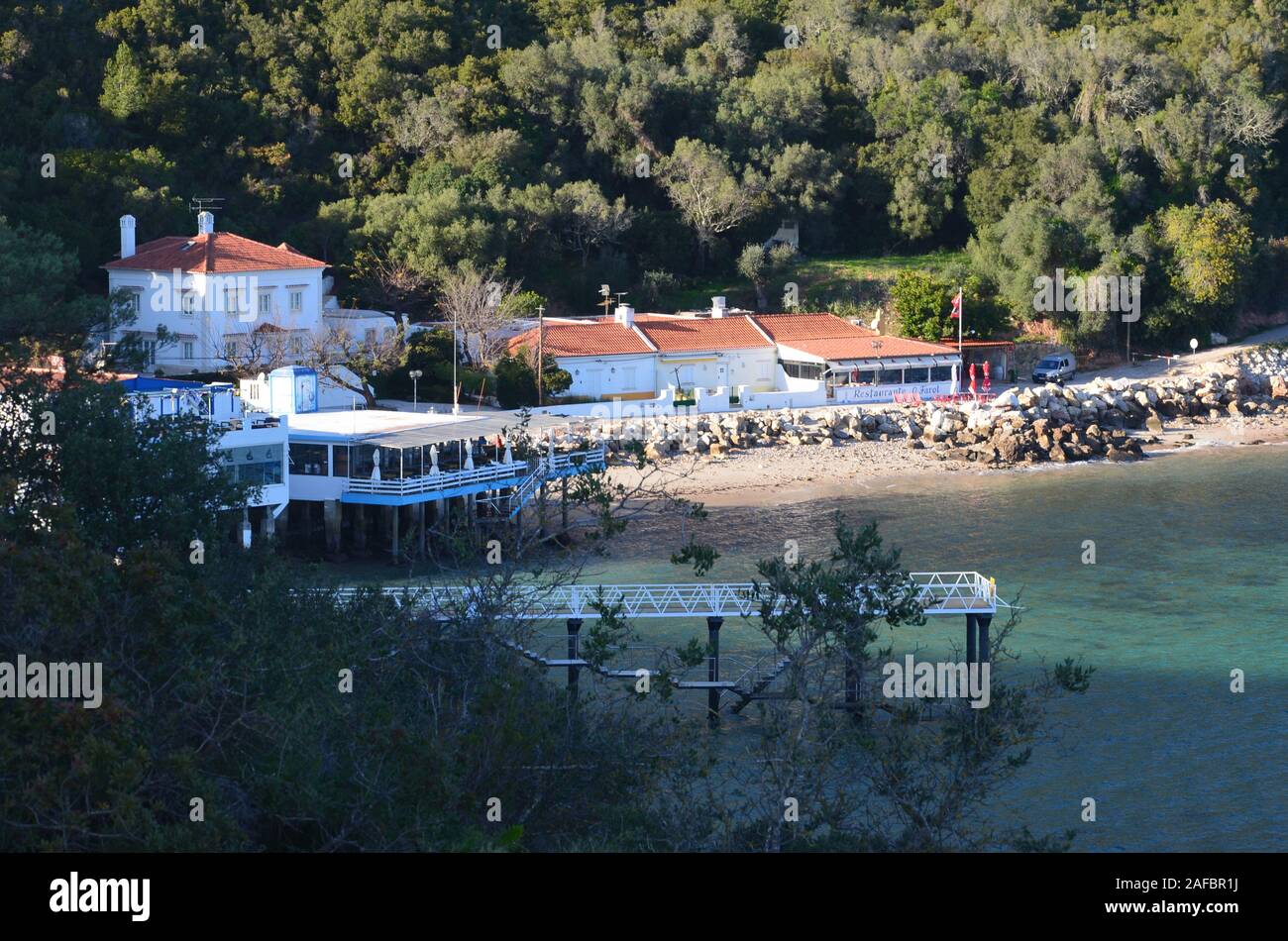 Portinho da Arrábida Strand innerhalb der Serra da Arrábida Natural Park, Portugal Stockfoto