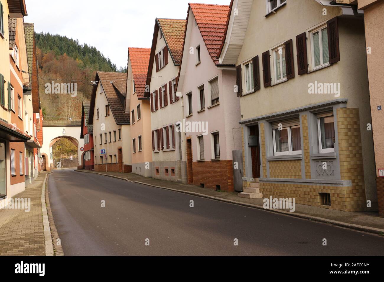 Blick auf das alte Stadttor von Oppenau im Schwarzwald Stockfoto