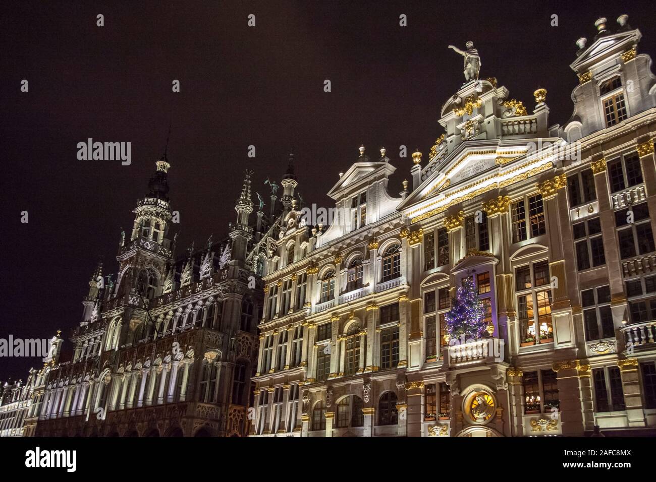 Weihnachtsbeleuchtung in Brüssel Stockfoto