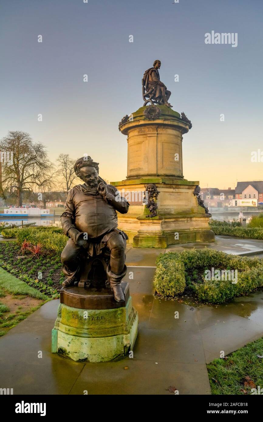 Falstaff, Bronze und Stein, Shakespeare Memorial durch Herrn Ronald Gower, Stratford-upon-Avon, Warwickshire, England, Großbritannien Stockfoto