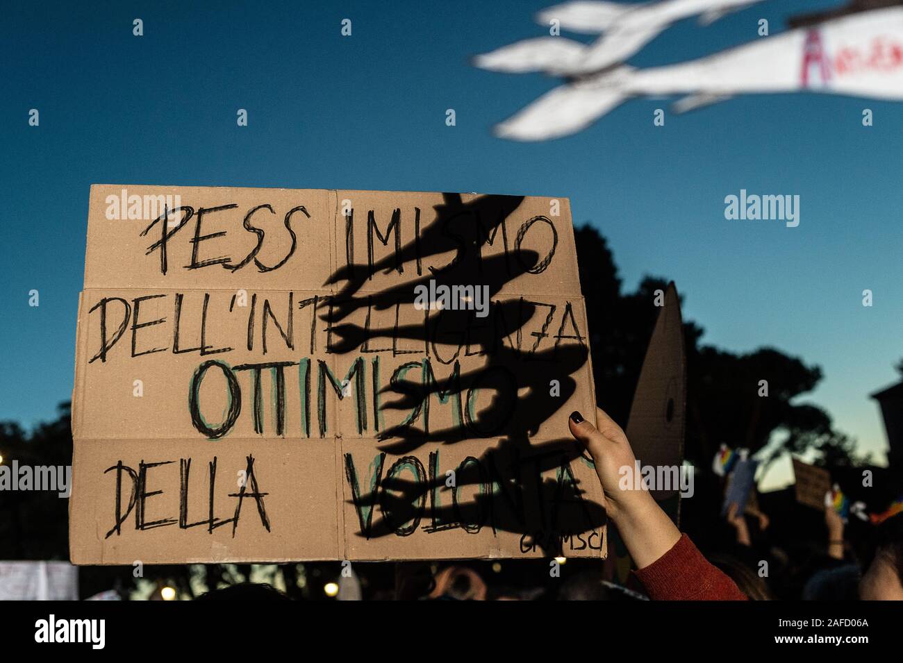 Demonstration in Rom, Italien, 14-12-2019, der Bewegung der "ardines'. In Bologna, Italien als Reaktion auf Souveränität", zu anti-Einwanderungspolitik und auf die verbale Aggression von Parteien wie der Liga der Matteo Salvini und die Brüder Italiens, Giorgia Meloni geboren. Stockfoto