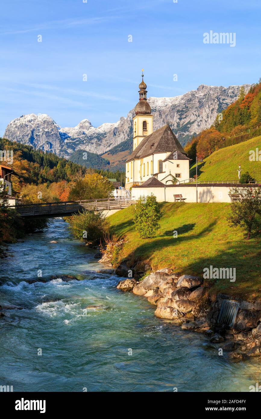 St. Sebastian Kirche am schönen bayerischen Alpen auf der Ramsau, Nationalpark Berchtesgaden in Deutschland Stockfoto