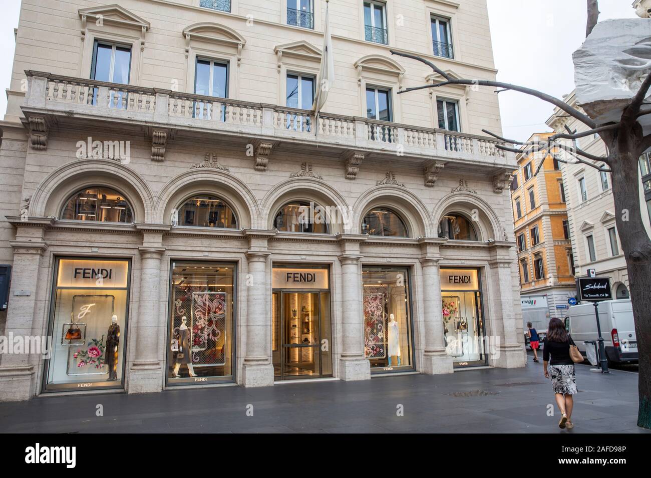 Italienische Mode Marke, Fendi, Store im Zentrum von Rom, Latium ...