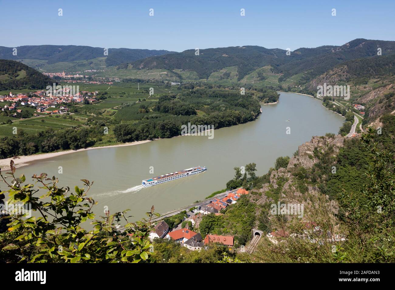 Flusskreuzfahrt auf der Donau, Dürnstein, Wachau, Oberösterreich, Österreich, Europa Stockfoto
