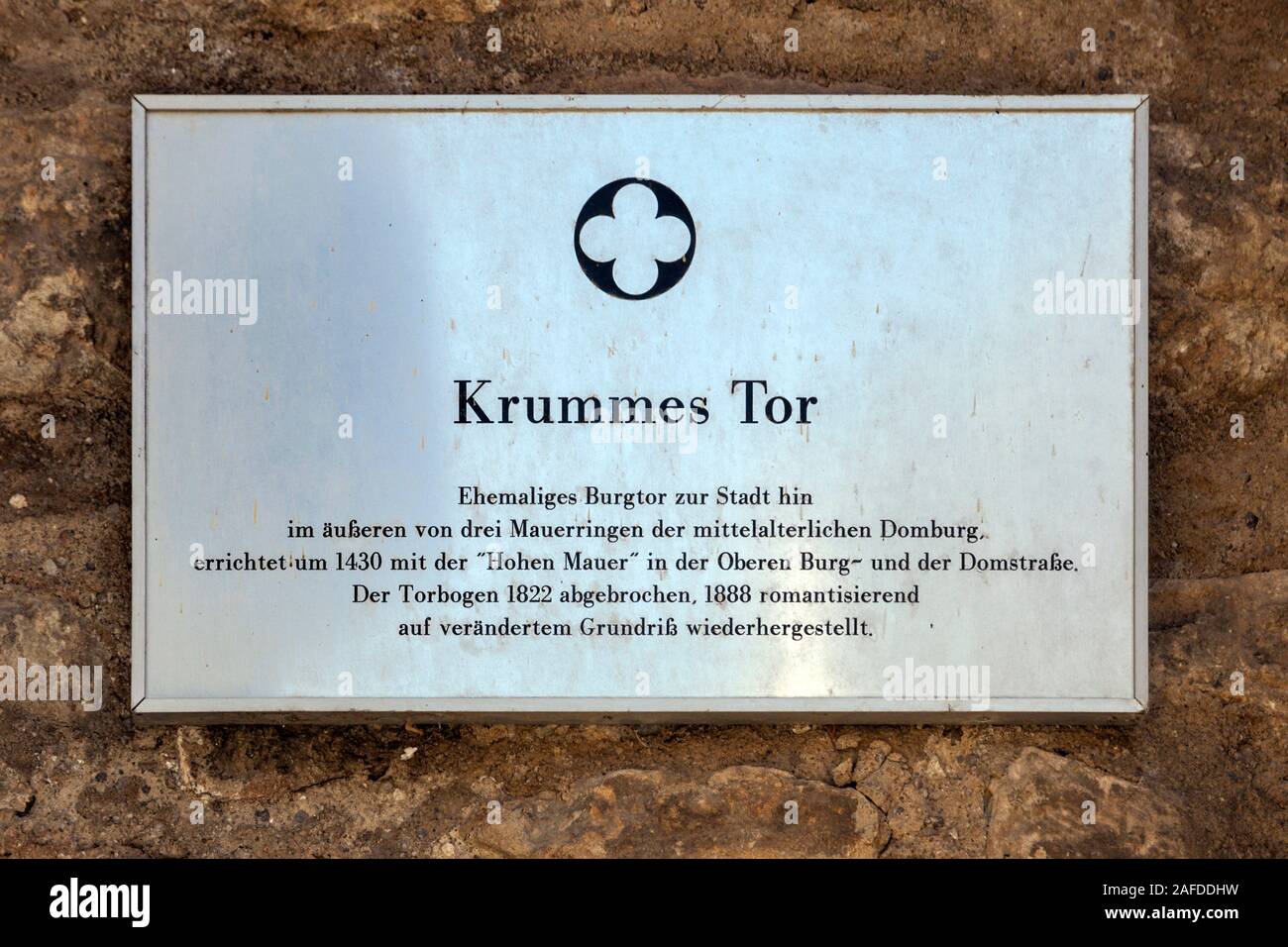 Der krumme Tor ist ein Tor der aufgeführten Domburg in Merseburg Stockfoto