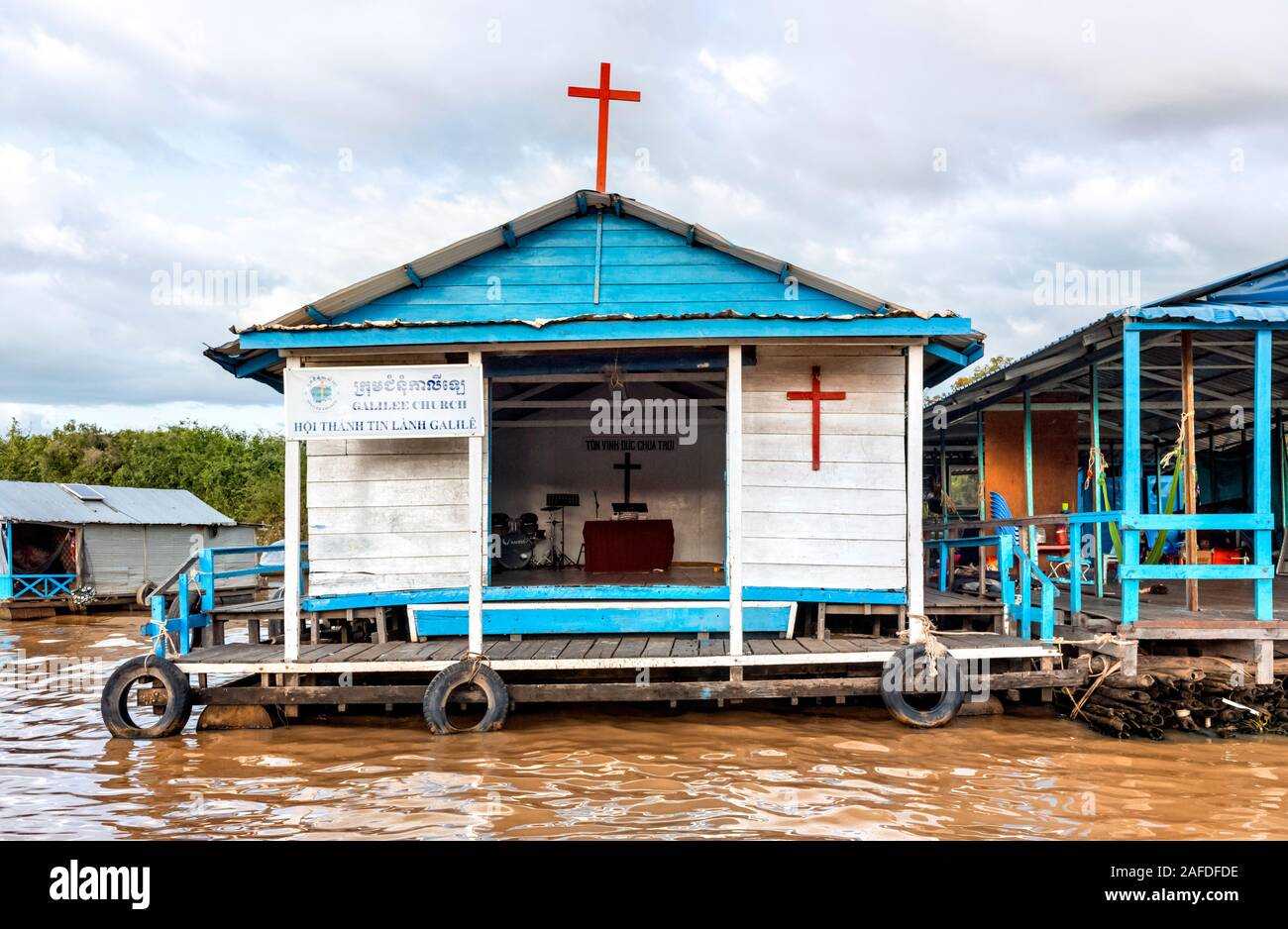 Chong Kneas Floating Village, Tonle Sap See Siem Reap Kambodscha Katholische Kirche Stockfoto