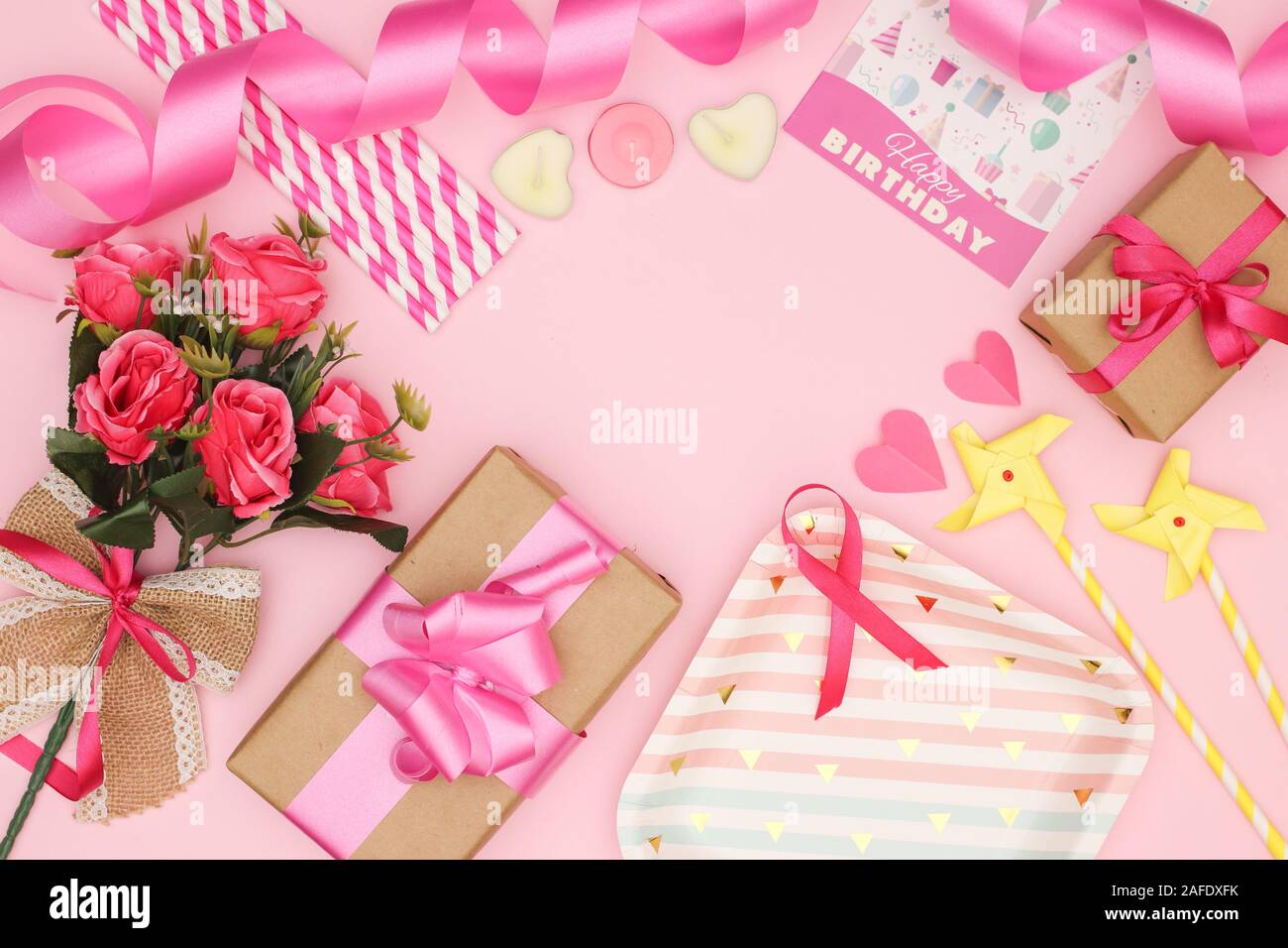 Happy birthday pink Dekoration für Frauen und Mädchen Stockfoto