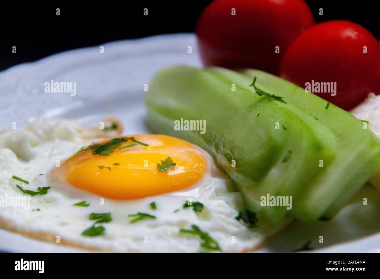Kleines Frühstück mit Ei Stockfoto