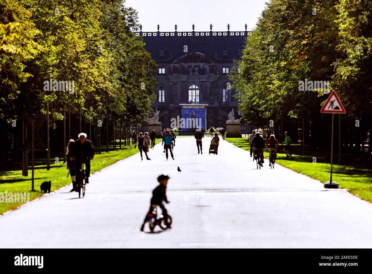 Hauptallee und der barocken Sommerpalast Palais Großer Garten in Dresden Stockfoto