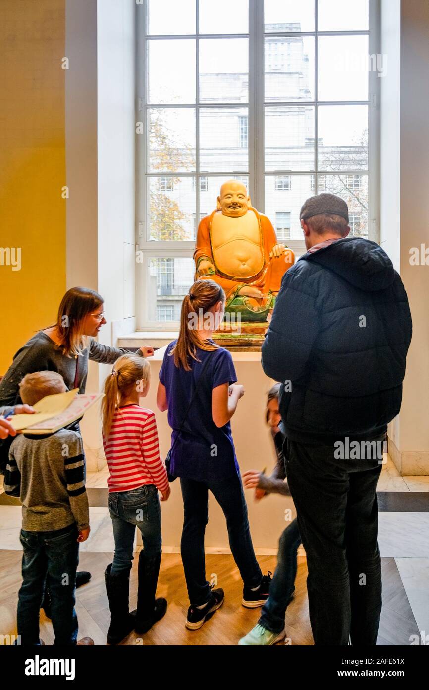 Buddhistischen chinesischen Steinzeug Abbildung, Budai, British Museum, London, England, Großbritannien Stockfoto