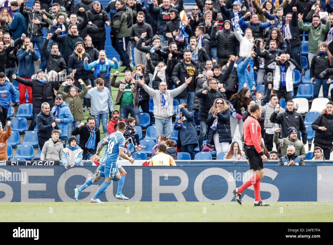 15. Dezember 2019; Coliseum Alfonso Perez, Madrid, Spanien; La Liga Fußball, Club Getafe Club de Futbol gegen Real Valladolid; Angel Rodriguez (Getafe CF) feiert sein Ziel, das 2-0 in der 82. Minute - Redaktionelle Verwendung Stockfoto