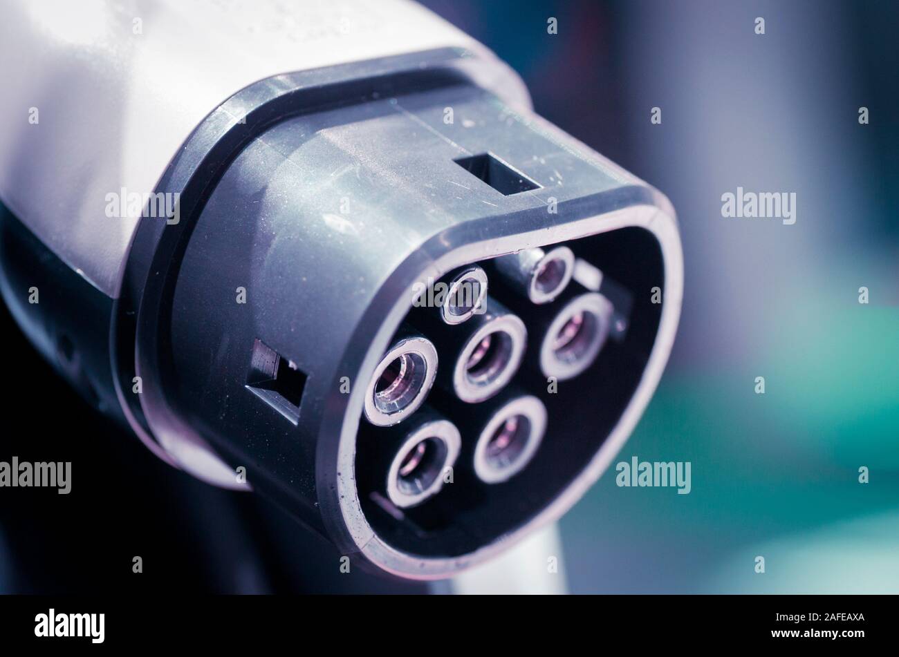 Frankfurt am Main, Deutschland - 20. September 2019: Makro Foto am Stecker zum Aufladen von Elektroautos auf der IAA in Frankfurt am Main, Deutschland. Stockfoto