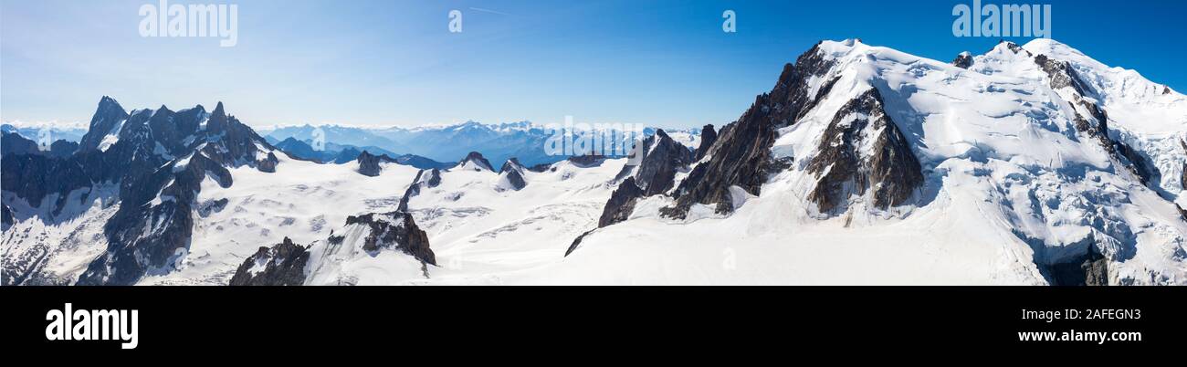 Mont Blanc Panoramablick von der Aiguille du Midi, Chamonix, Frankreich Stockfoto