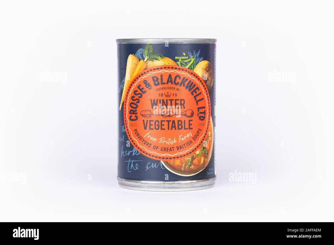 Eine Dose Crosse & Blackwell winter Gemüsesuppe Schuß auf einem weißen Hintergrund. Stockfoto