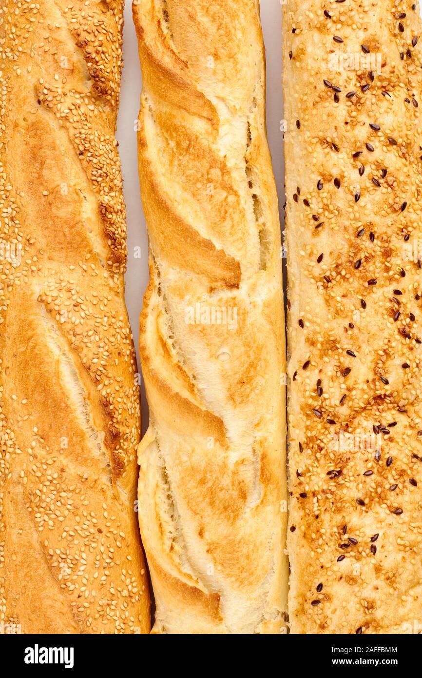 Baguettes mit Sesam und Leinsamen. Stockfoto