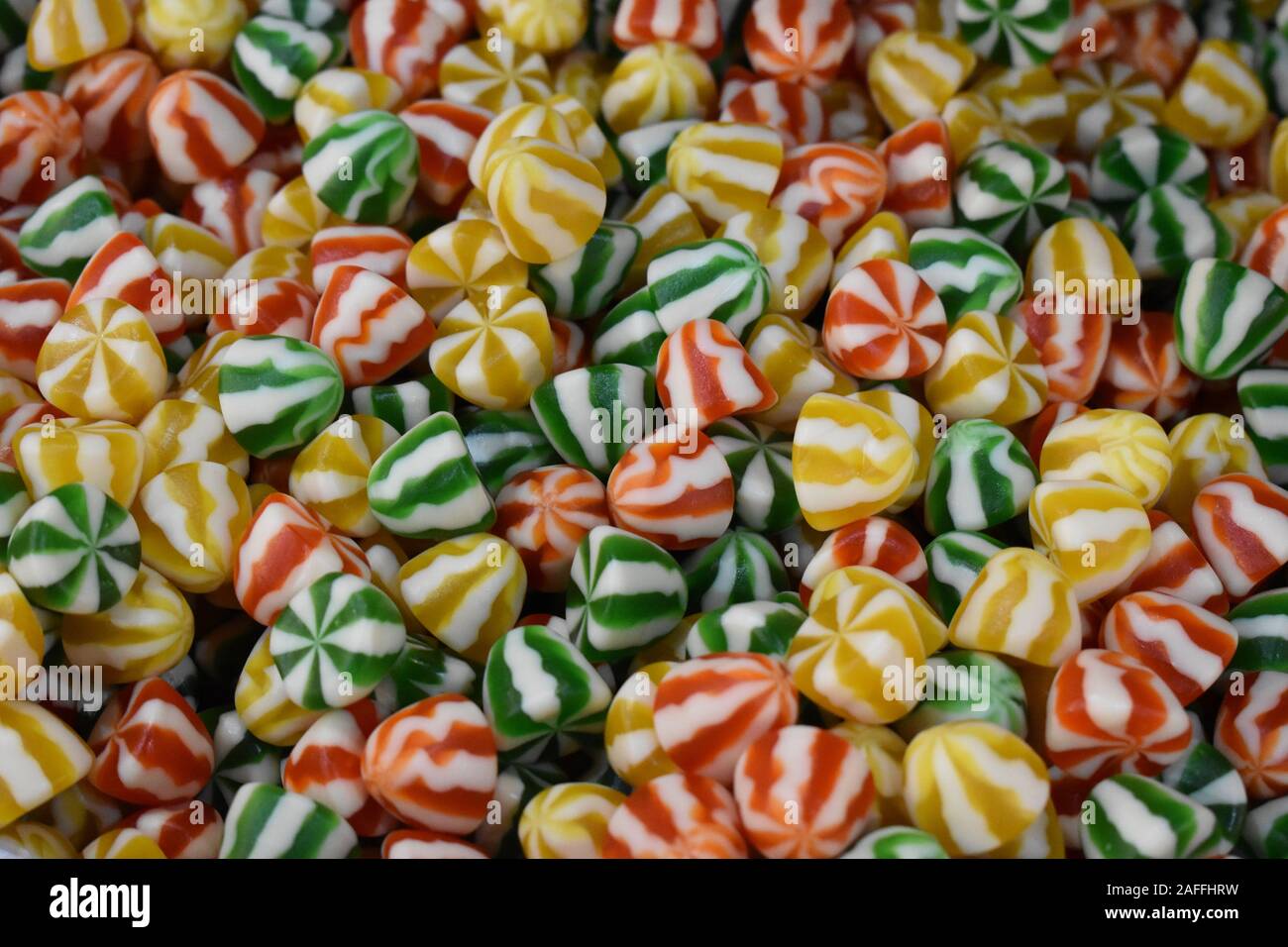 Obst aromatisiert Mix Gelee Süßigkeiten Gelatine auf Basis von Kaubonbons weithin bekannt Teil der Süßwarenindustrie Süßigkeiten Shop in der Altstadt von Bratislava Stockfoto