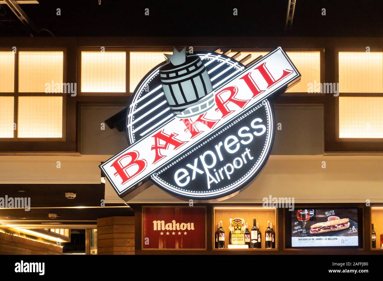Baril Express Airport im Terminal 4 S von Adolfo Suárez Flughafen Barajas, Madrid, Spanien Stockfoto