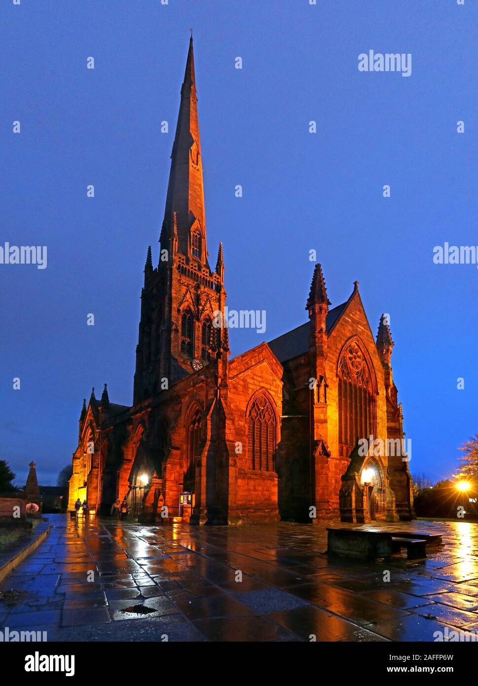 St Elphins Church, 131 Church St, Warrington, Cheshire, England, Großbritannien, WA1 2TL, abends, bei Dämmerung Stockfoto