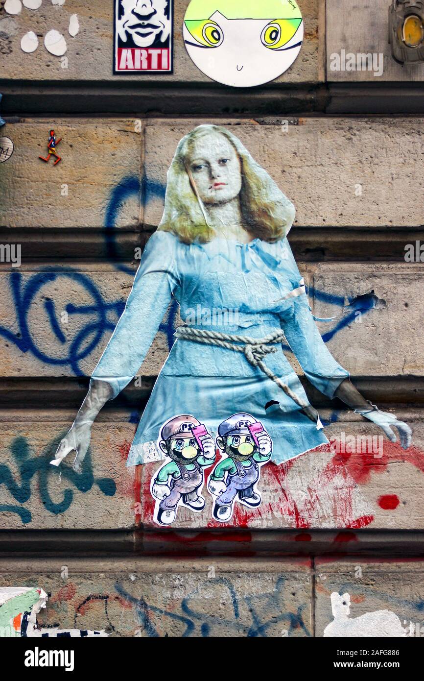 Cut-to-Form einfügen - bis Street Art Poster in Berlin, Deutschland Stockfoto