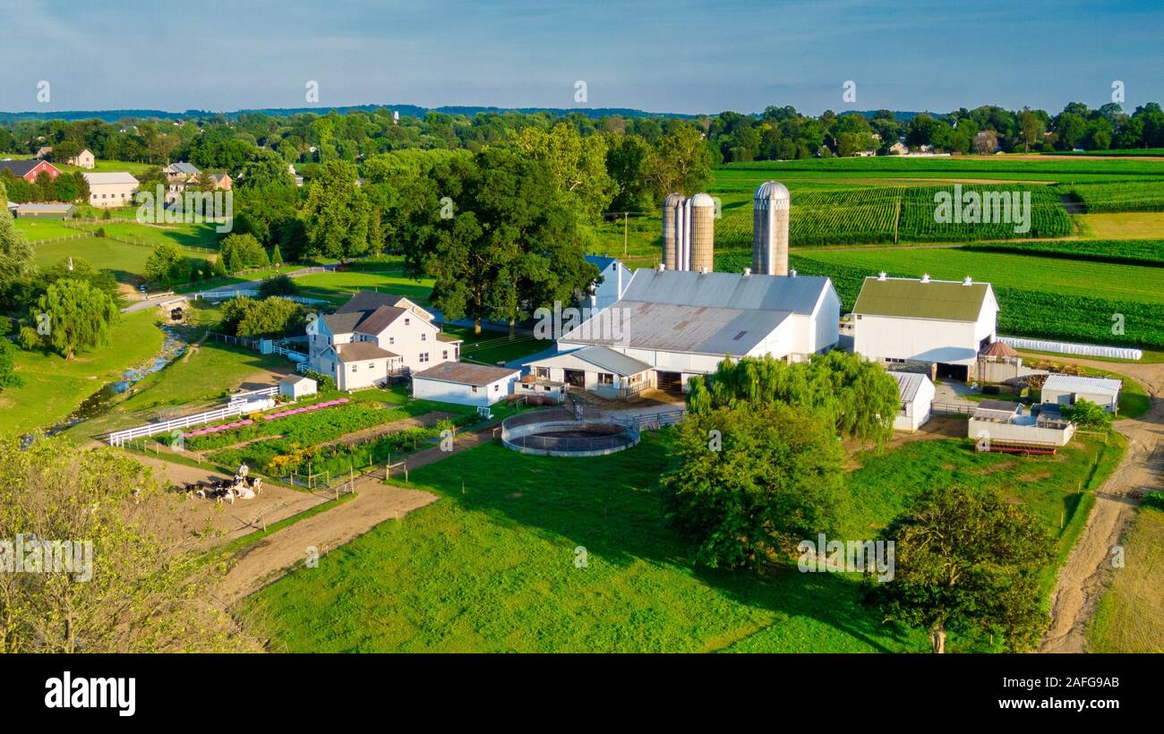 Amerikanische Landschaft, ländlichen Bauernhof Landschaft, Luftbild, North Eastern USA, Pennsylvania, Lancaster County, szenische und bunten Ranch mit Feldern und Stockfoto
